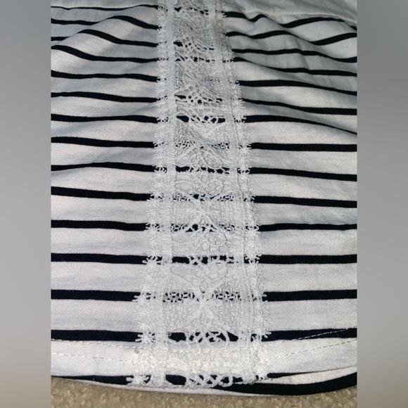 Beautiful woman’s top - Picture 4 of 6